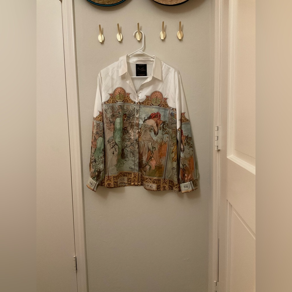 Forever 21 Mucha Satin Long Sleeve Button Up Shirt Sz M